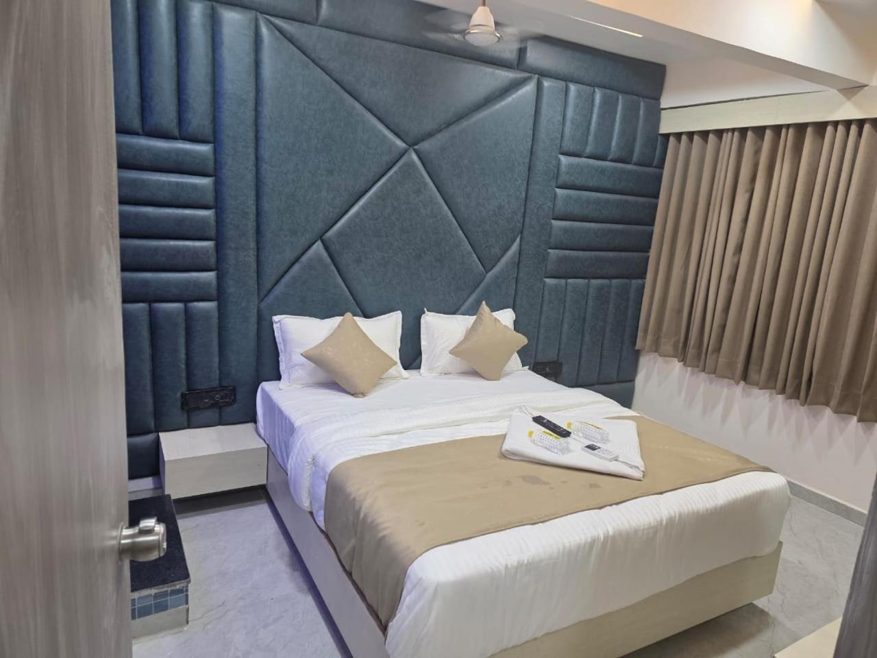 Hotel Hill Top Ahmedabad Ngoại thất bức ảnh